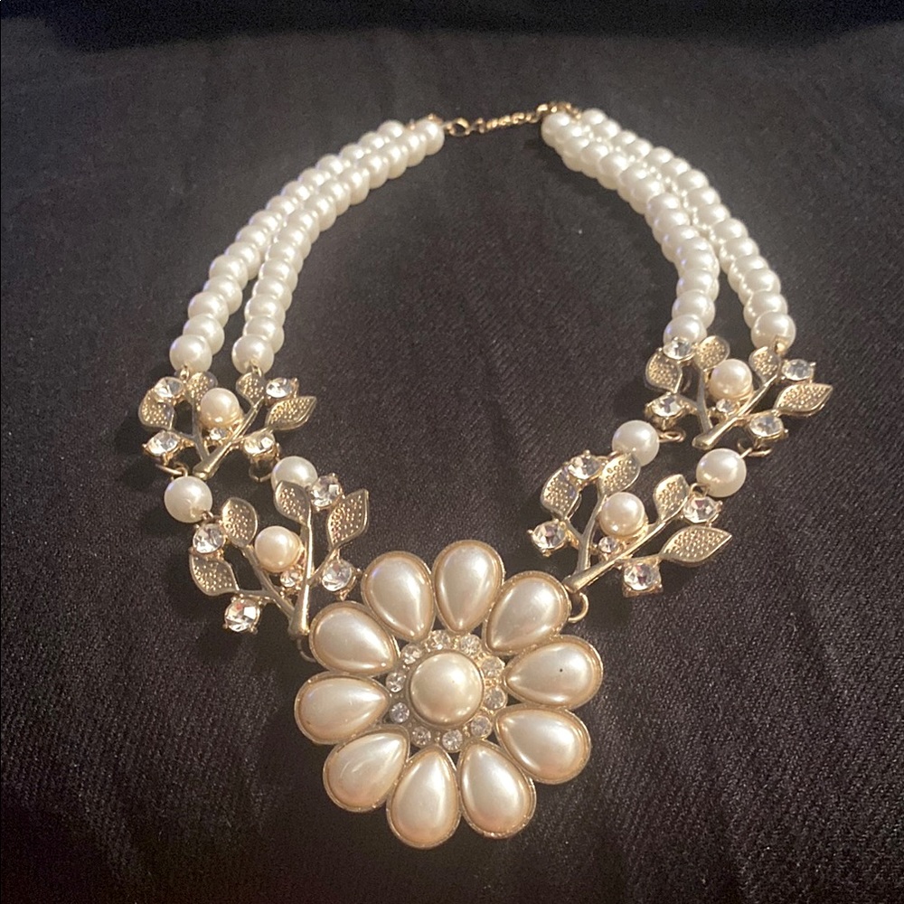 Faux Pearl and Gold Floral Necklace 16”